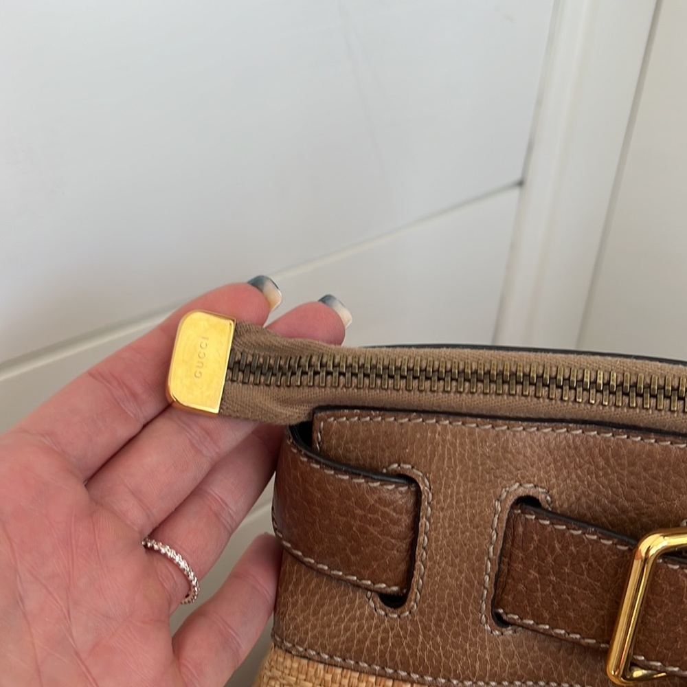 Vintage Gucci Raffia and Crocodile Secret Top Handle - Picture 5 of 17
